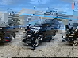 Used 2022 GMC Terrain SLE w/ Driver Convenience Package image 1