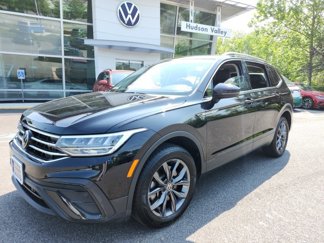 Certified 2022 Volkswagen Tiguan SE image 1