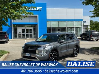 Used 2023 Mitsubishi Outlander SE image 1