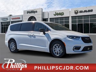 New 2025 Chrysler Pacifica Select image 1