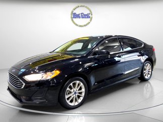 Used 2020 Ford Fusion SE image 1