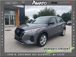 Used 2024 Nissan Kicks S image 1