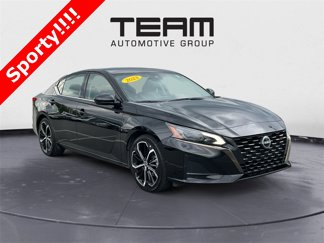 Used 2023 Nissan Altima 2.5 SR image 1