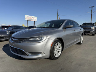 Used 2016 Chrysler 200 Limited image 1