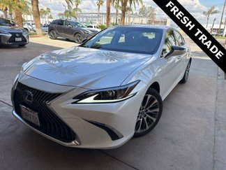 Used 2019 Lexus ES 300h image 1