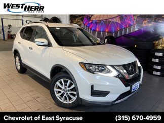 Used 2019 Nissan Rogue SV image 1