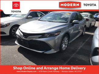 Used 2018 Toyota Camry LE image 1