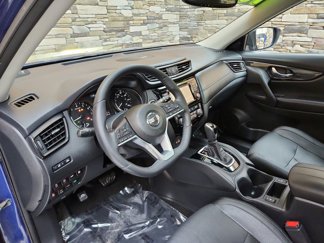 Used 2018 Nissan Rogue SL w/ Premium Package image 1