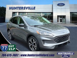 Used 2022 Ford Escape SE w/ SE Sport Appearance Package image 1