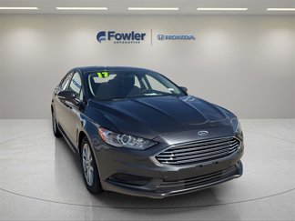 Used 2017 Ford Fusion SE w/ Fusion SE Technology Package image 1