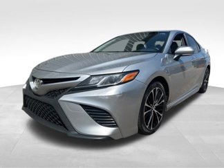 Used 2018 Toyota Camry L image 1