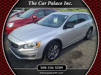 Used 2016 Volvo V60 T5 Cross Country w/ Climate Package image 1
