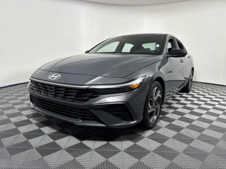 Used 2025 Hyundai Elantra Sport image 1