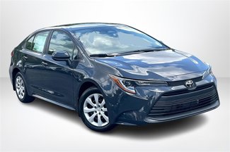 Used 2025 Toyota Corolla LE image 1
