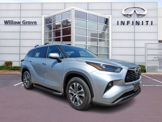 Used 2022 Toyota Highlander XLE image 1