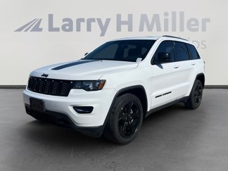 Used 2019 Jeep Grand Cherokee Laredo image 1