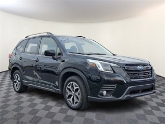 Used 2023 Subaru Forester Premium image 1