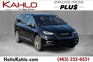 New 2025 Chrysler Pacifica Pinnacle image 1