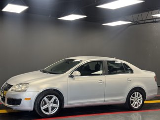 Used 2010 Volkswagen Jetta TDI image 1
