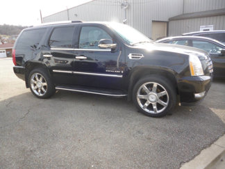 Used 2007 Cadillac Escalade AWD w/ Information Package image 1
