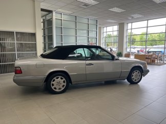 Used 1995 Mercedes-Benz E 320 Convertible image 1