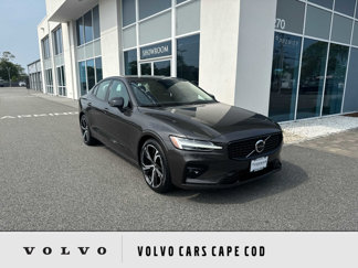 Used 2025 Volvo S60 B5 Core image 1