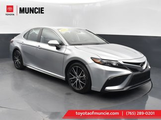 Used 2022 Toyota Camry SE image 1