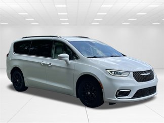 Used 2021 Chrysler Pacifica Touring-L image 1