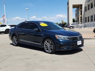 Used 2019 Volkswagen Passat 2.0T SE R-Line image 1