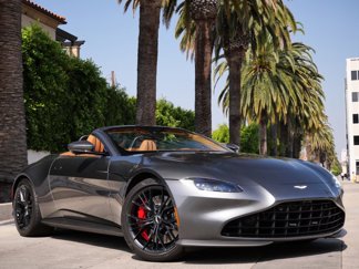 Used 2021 Aston Martin V8 Vantage Roadster image 1