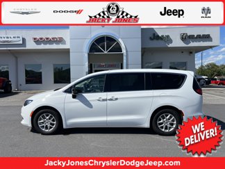 Used 2024 Chrysler Voyager LX image 1