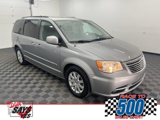 Used 2014 Chrysler Town & Country Touring image 1
