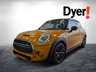 Used 2016 MINI Cooper S image 1