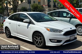 Used 2016 Ford Focus SE w/ SE Sport Package image 1