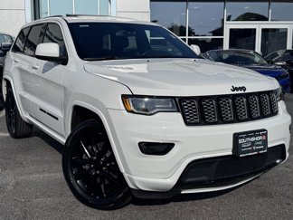 Used 2021 Jeep Grand Cherokee Laredo X image 1