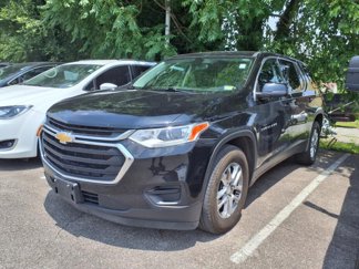 Used 2021 Chevrolet Traverse LS image 1