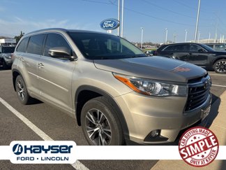 Used 2016 Toyota Highlander XLE image 1