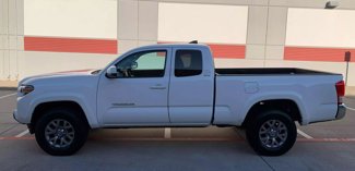 Used 2016 Toyota Tacoma SR5 image 1