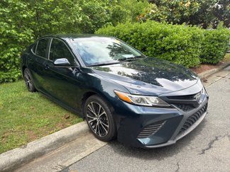 Used 2018 Toyota Camry SE image 1