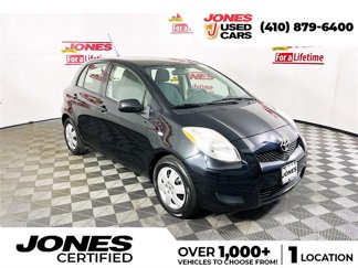 Used 2011 Toyota Yaris 4-Door Hatchback image 1
