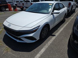 Used 2024 Hyundai Elantra SEL image 1