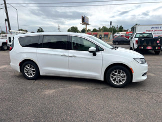 Used 2022 Chrysler Voyager LX image 1