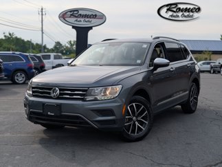Used 2021 Volkswagen Tiguan SE w/ Panoramic Sunroof Package image 1