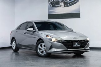 Used 2023 Hyundai Elantra SE image 1