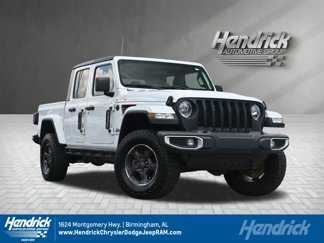 Used 2020 Jeep Gladiator Overland video 1