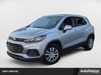 Used 2019 Chevrolet Trax LS image 1