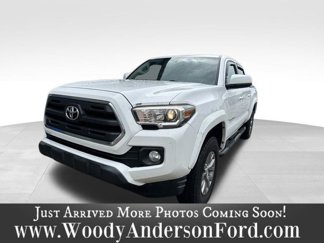 Used 2017 Toyota Tacoma SR5 image 1