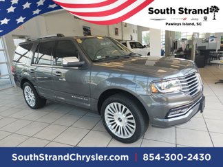 Used 2017 Lincoln Navigator Select image 1