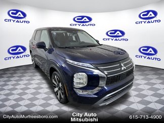 New 2025 Mitsubishi Outlander SE image 1