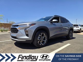 Used 2024 Chevrolet Trax LT w/ Driver Confidence Package image 1